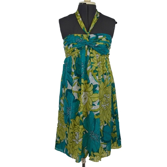 Lightly lined halter dress - Picture 1 of 7